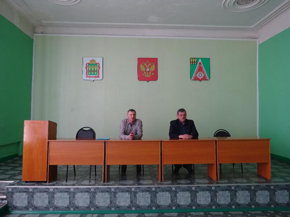 В Камешкирском районе состоялась встреча начальника управления проектно-целевого развития, агробизнеса и агротуризма агропромышленного комплекса регионального Минсельхоза с потенциальными заявителями программных мероприятий грантовой поддержки фермеров
