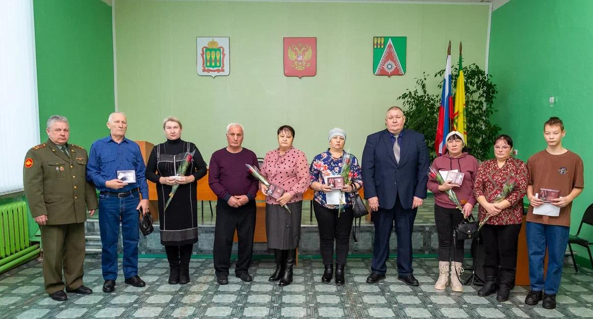 В администрации Камешкирского района состоялась церемония передачи наград родственникам участников специальной военной операции