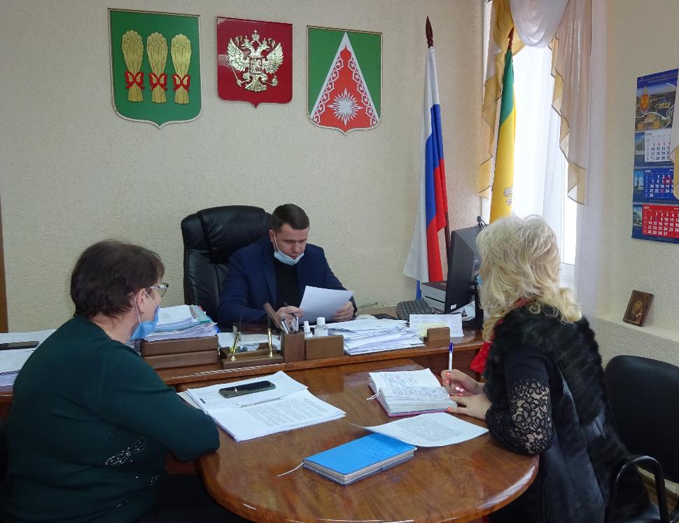 Глава администрации Камешкирского района Павел Мигин  провел заседание комиссии межведомственной комиссии по налогам и сборам в режиме видеоконференцсвязи