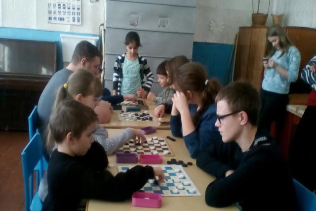 В селе Русский Камешкир прошло командное первенство Камешкирского района  по шашкам  «Чудо-шашки»