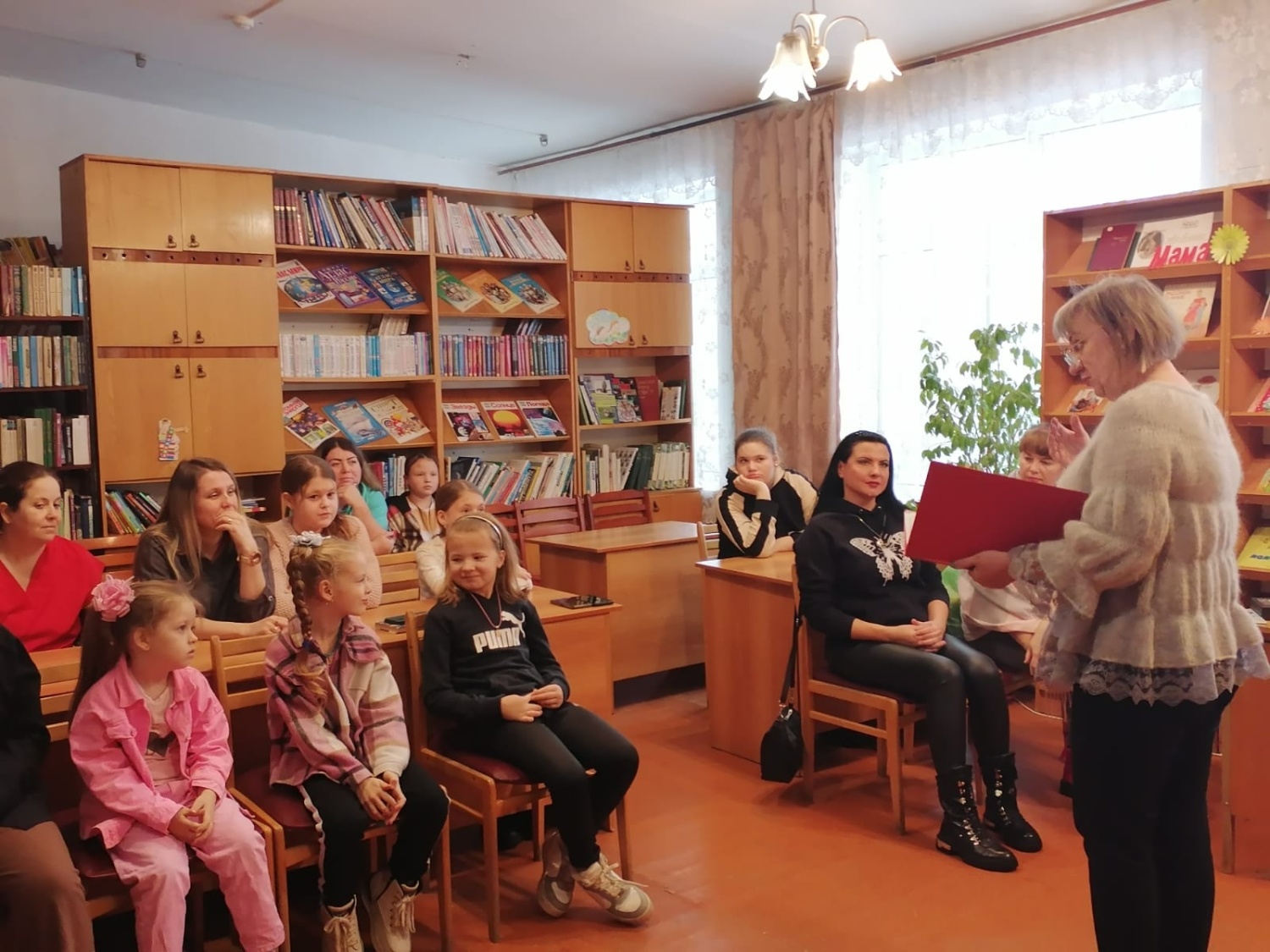 Семейный праздник «Родные руки берегут домашний ласковый уют» Семейный праздник «Родные руки берегут домашний ласковый уют»