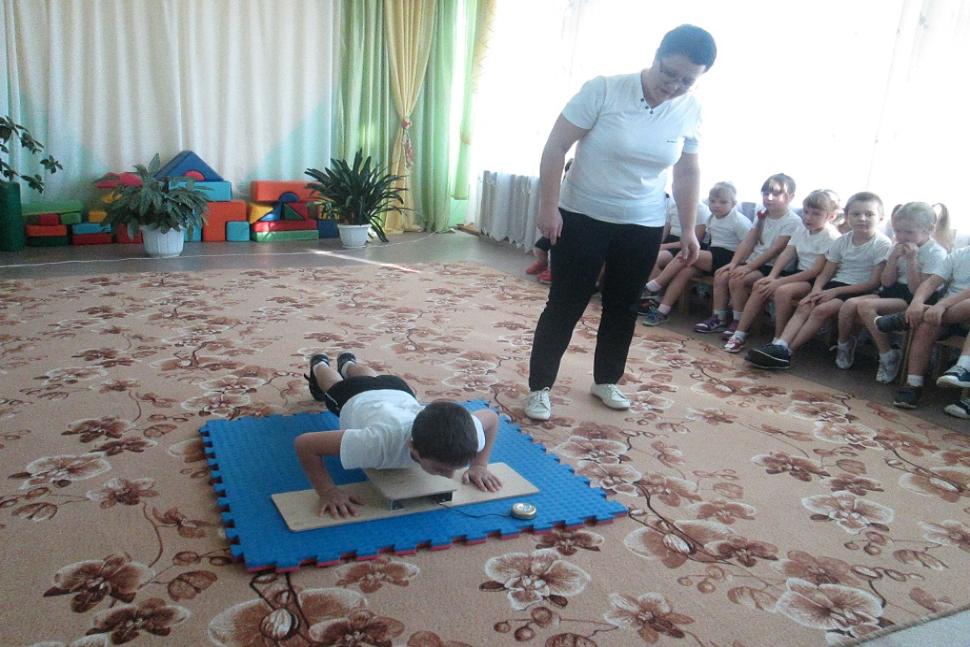 Дошколята сдают нормы ГТО