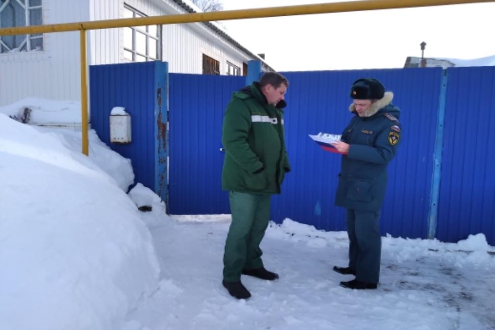 На территории Камешкирского района в рамках оперативно-профилактического мероприятия «Семья» проведён профилактический рейд по пожарной безопасности