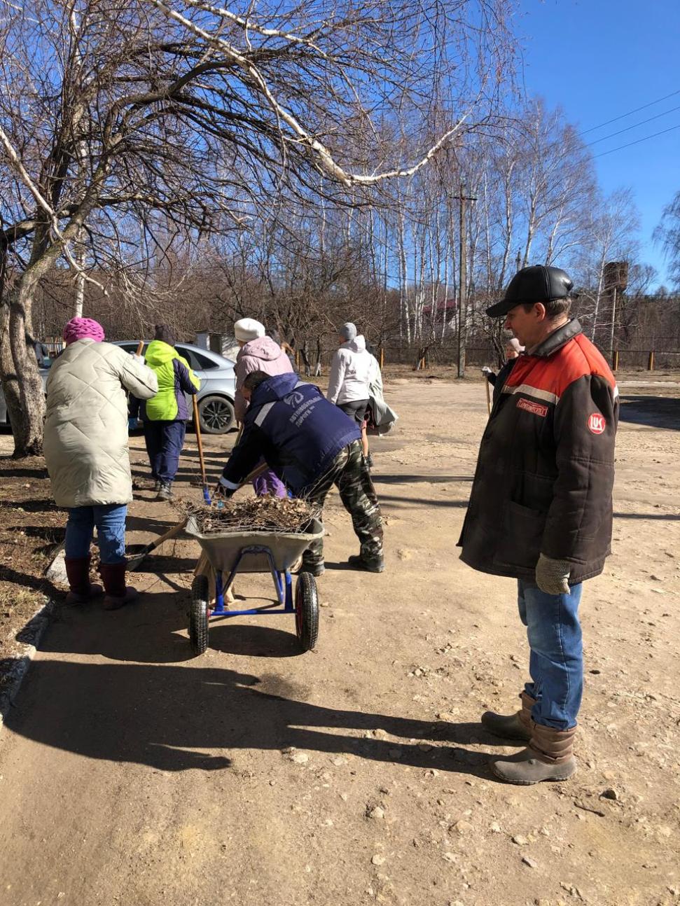 На территории Камешкирского района проводятся работы по благоустройству населенных пунктов На территории Камешкирского района проводятся работы по благоустройству населенных пунктов