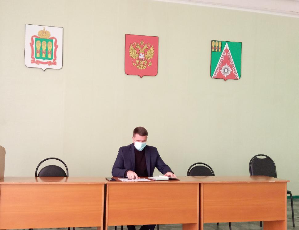Глава администрации Камешкирского района Павел Мигин провёл очередное заседание оперативного штаба по вопросам профилактики коронавирусной инфекции