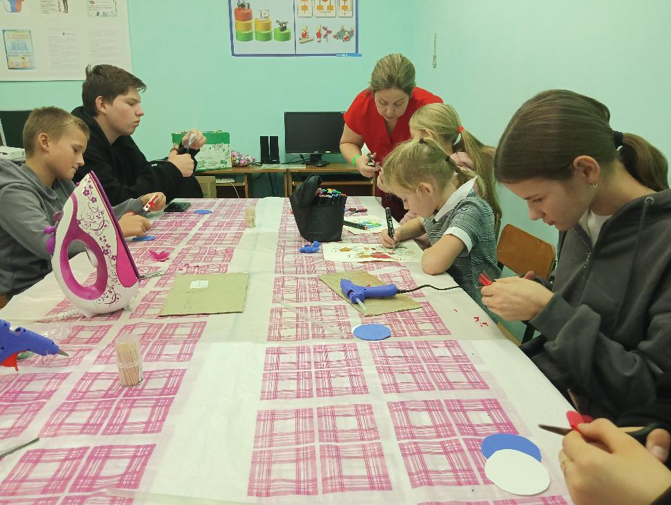 В Чумаевском филиале прошли мастер-классы ко Дню народного единства В Чумаевском филиале прошли мастер-классы ко Дню народного единства