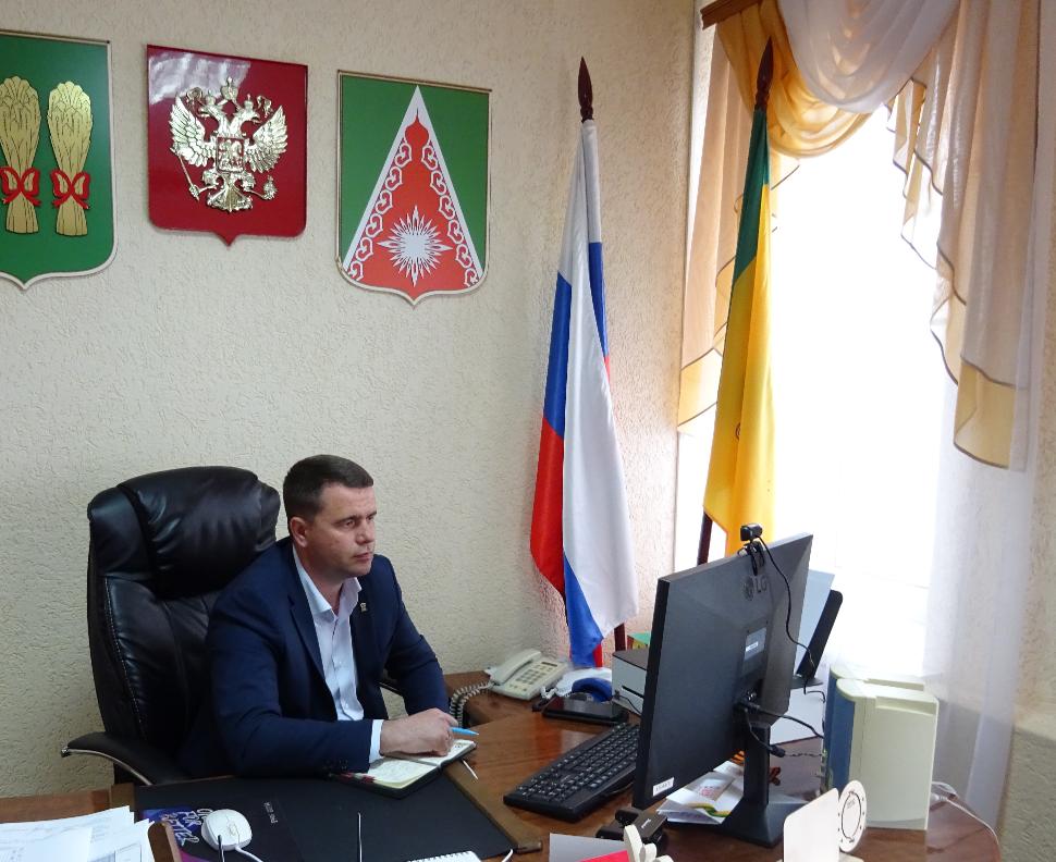 Глава администрации Камешкирского района Павел Мигин принял участие в заседании Глава администрации Камешкирского района Павел Мигин принял участие в заседании