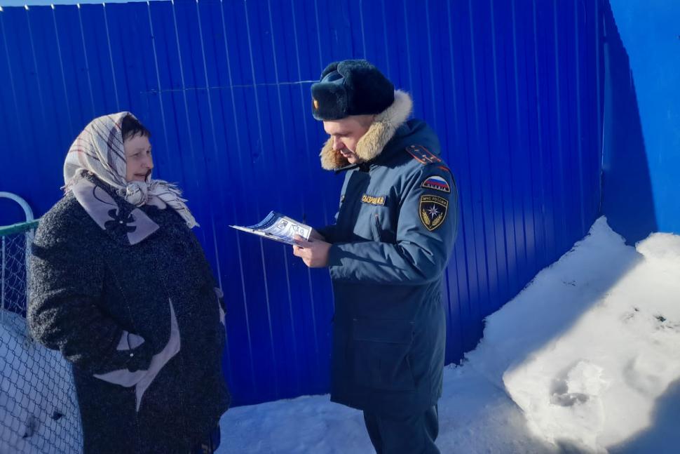 Межведомственные группы на территории Камешкирского района продолжают разъяснительную работу среди населения, доводя основные требования пожарной безопасности