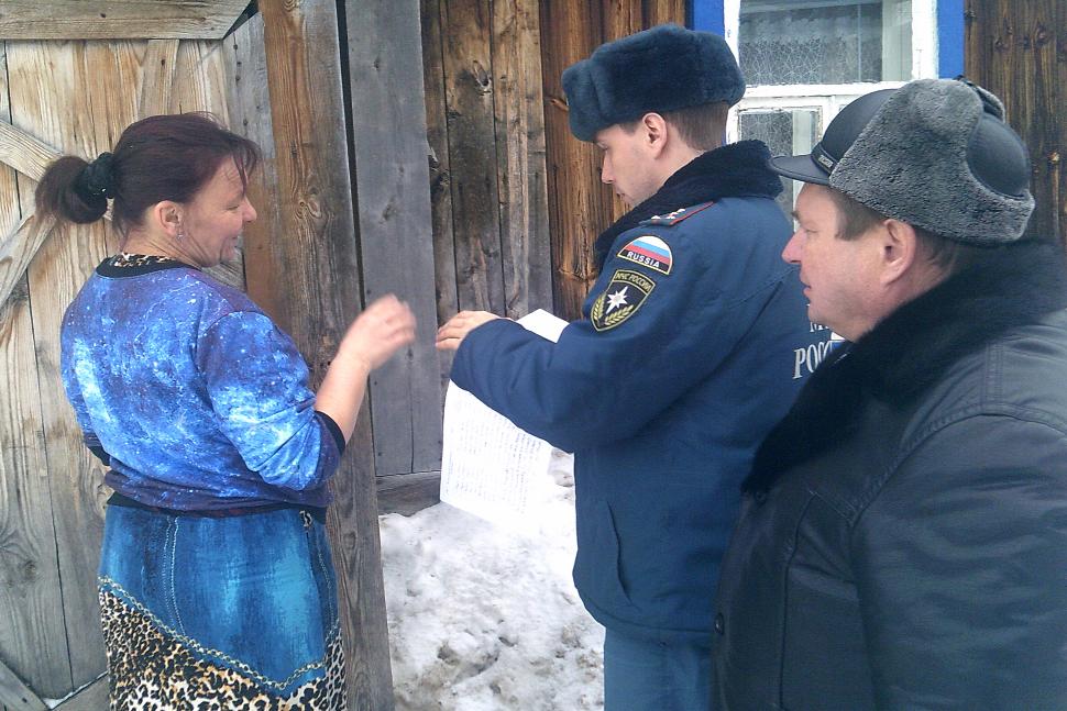 В Камешкирском районе продолжается работа по обследованию жилых домовладений граждан по соблюдению требований правил пожарной безопасности