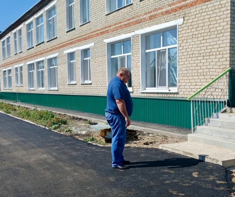 В детском саду №1 села Русский Камешкир завершается ремонт цоколя, отмостки и входных групп В детском саду №1 села Русский Камешкир завершается ремонт цоколя, отмостки и входных групп
