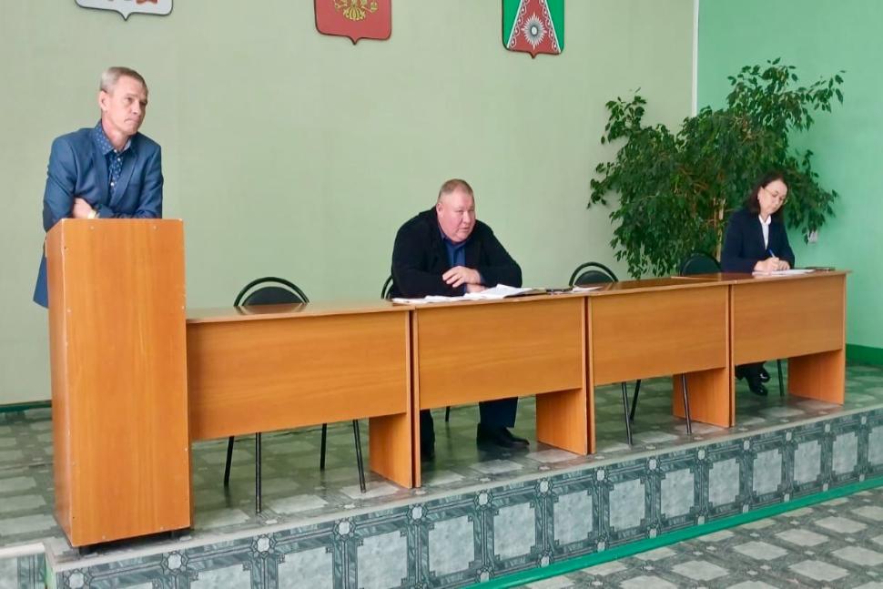 Глава Камешкирского района Дмитрий Мануковский провел оперативное совещание