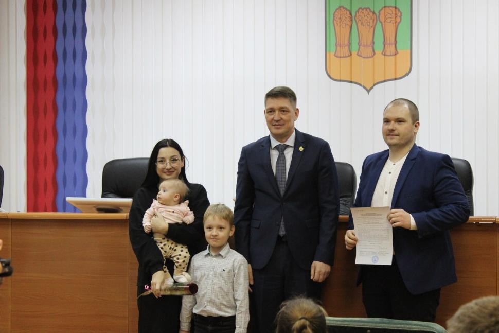 Более 500 молодых пензенских семей получат Губернаторский жилищный сертификат в 2025 году