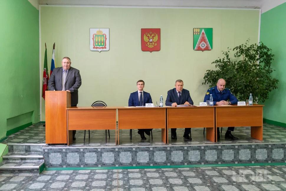 На внеочередной сессии приняли решение о проведении конкурса по отбору кандидатур на должность главы Камешкирского района