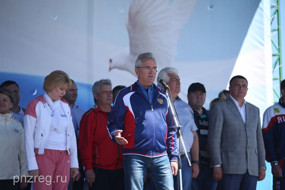 Глава администрации Камешкирского района Сергей Хазов принял участие в открытии ХII областных Летних сельских спортивных игр Глава администрации Камешкирского района Сергей Хазов принял участие в открытии ХII областных Летних сельских спортивных игр