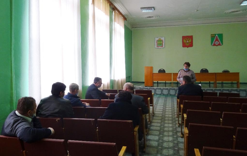 В администрации Камешкирского района провели заседание межведомственной комиссии по налогам и сборам