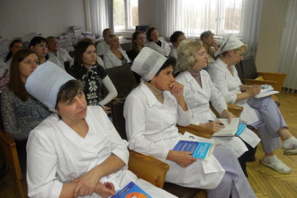 Средняя заработная плата врачей в июне составила более 57 тысяч рублей