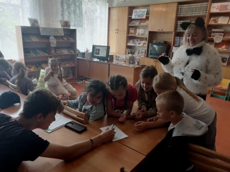 Час сказок «В русской избушке, на лесной опушке» Час сказок «В русской избушке, на лесной опушке»