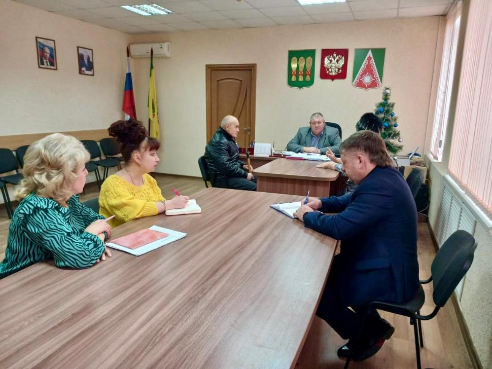 Исполняющий полномочия главы Камешкирского района Дмитрий Мануковский провел личный прием граждан