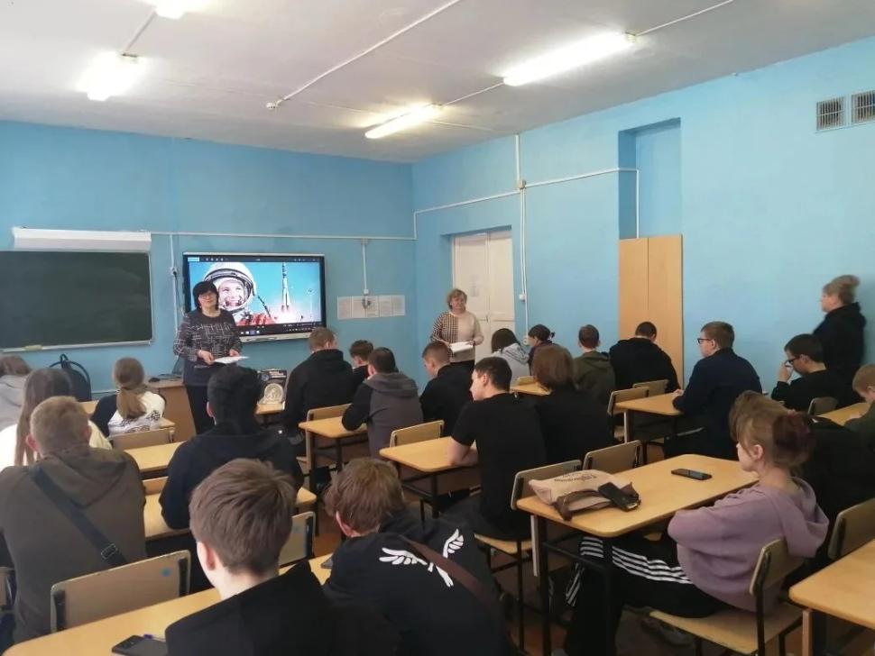 Тематическая  программа «Путешествие в космос»