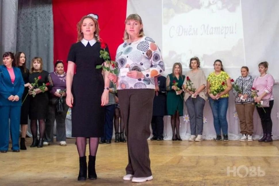 В Камешкирском Доме культуры состоялось праздничное мероприятие, посвященное самому теплому и сердечному празднику- День матери