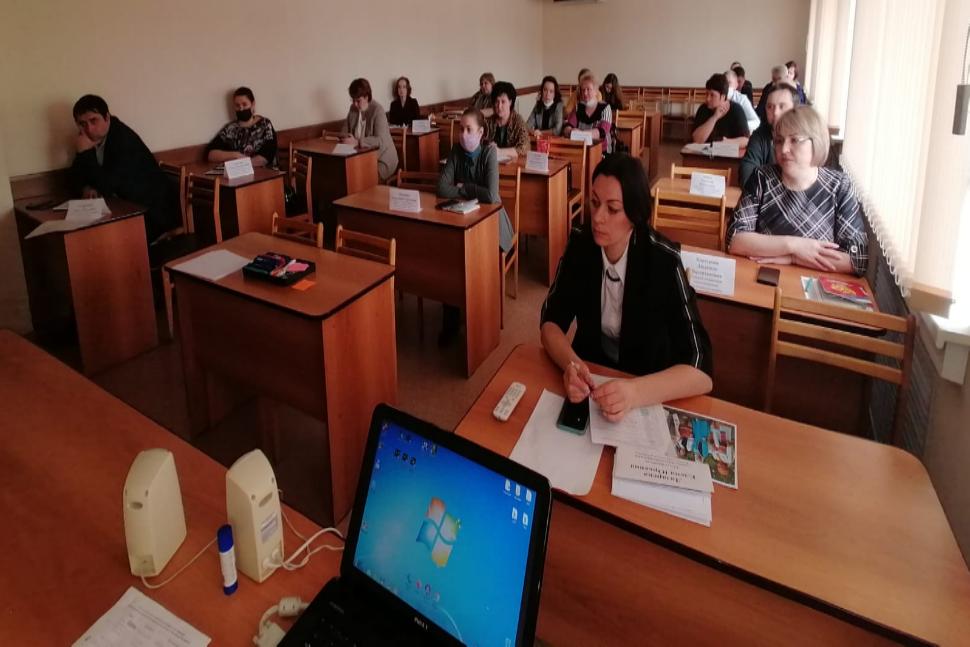 Специалист администрации Камешкирского района принял участие в круглом столе во вопросам реализации национальной политики Специалист администрации Камешкирского района принял участие в круглом столе во вопросам реализации национальной политики