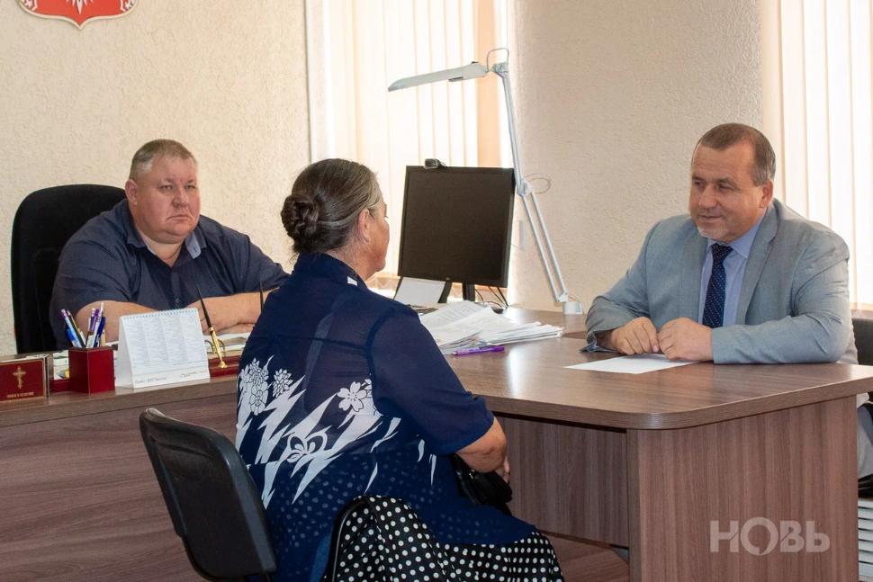 Министр по делам архивов Пензенской области Бибарсов Зуфяр Хамзинович провел прием граждан по личным вопросам. Министр по делам архивов Пензенской области Бибарсов Зуфяр Хамзинович провел прием граждан по личным вопросам.