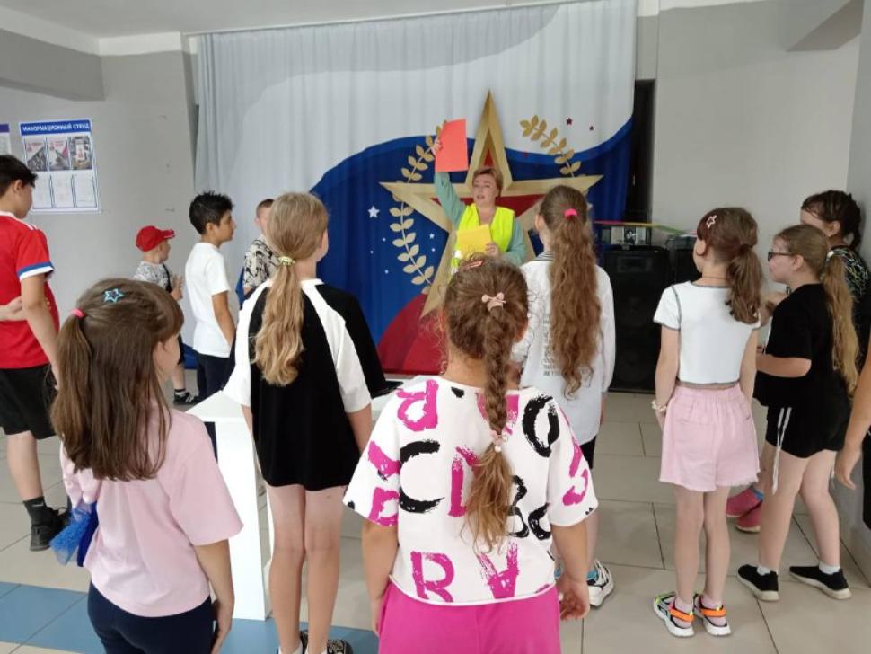 В Районном Доме культуры прошла игра-путешествие «Страна дорожных знаков»