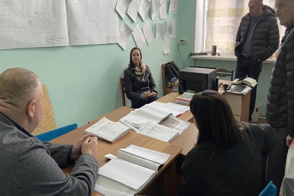 Продолжаются ремонтные работы в Доме культуры села Русский Камешкир