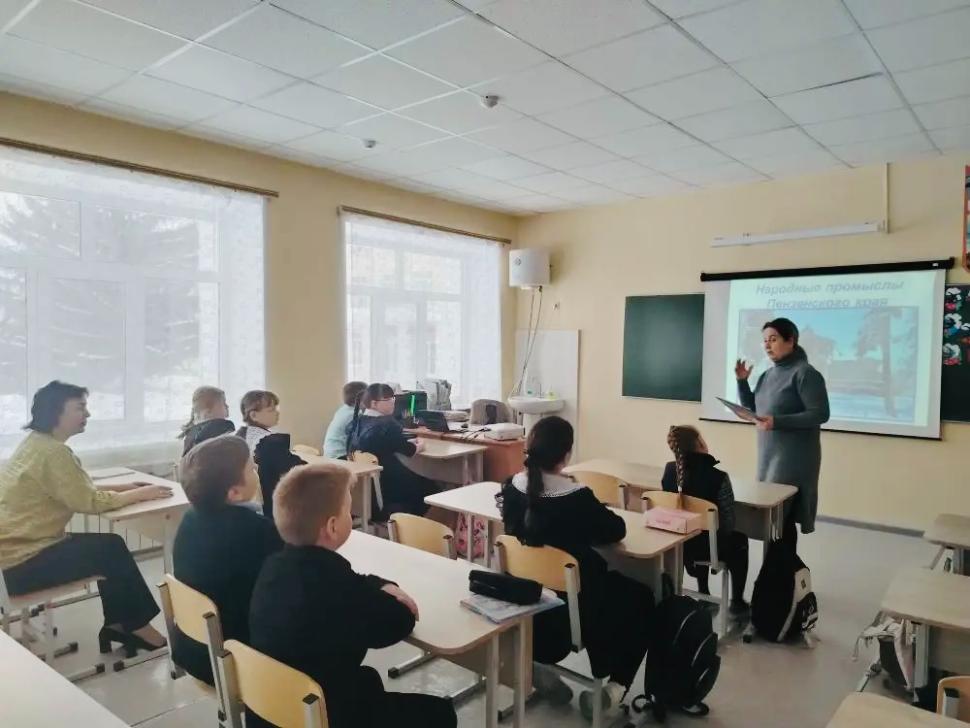 Познавательная программа «Сокровища Сурских умельцев» Познавательная программа «Сокровища Сурских умельцев»