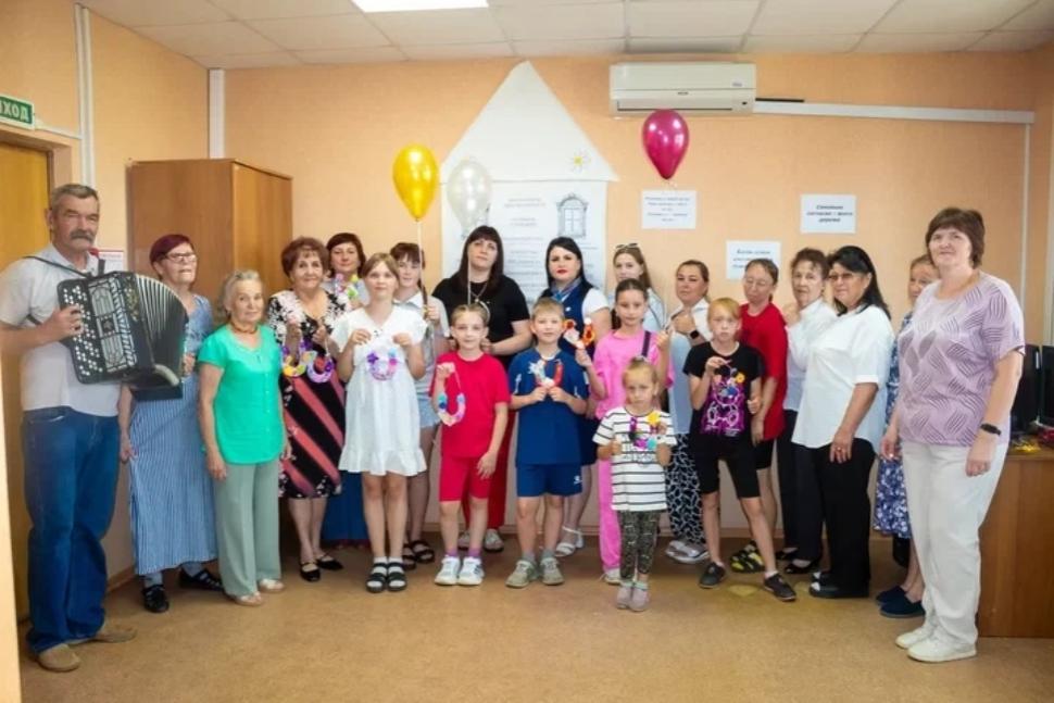 Праздничное мероприятие, посвященное Дню семьи, любви и верности Праздничное мероприятие, посвященное Дню семьи, любви и верности