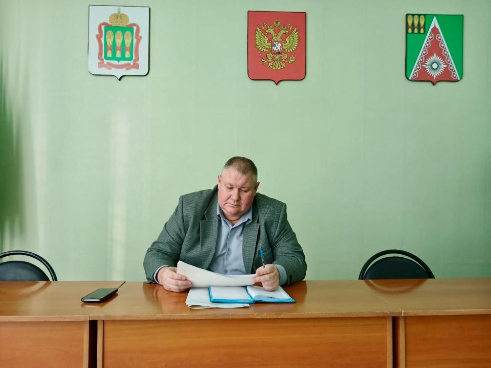 Глава Камешкирского района Дмитрий Мануковский провел оперативное совещание