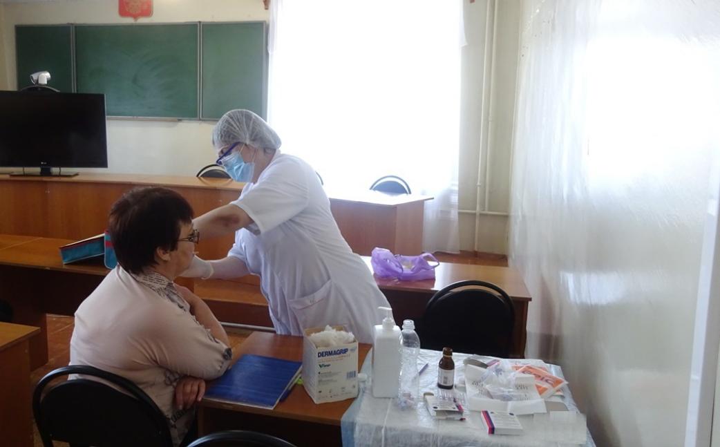 В Камешкирском районе продолжается вакцинация от коронавируса
