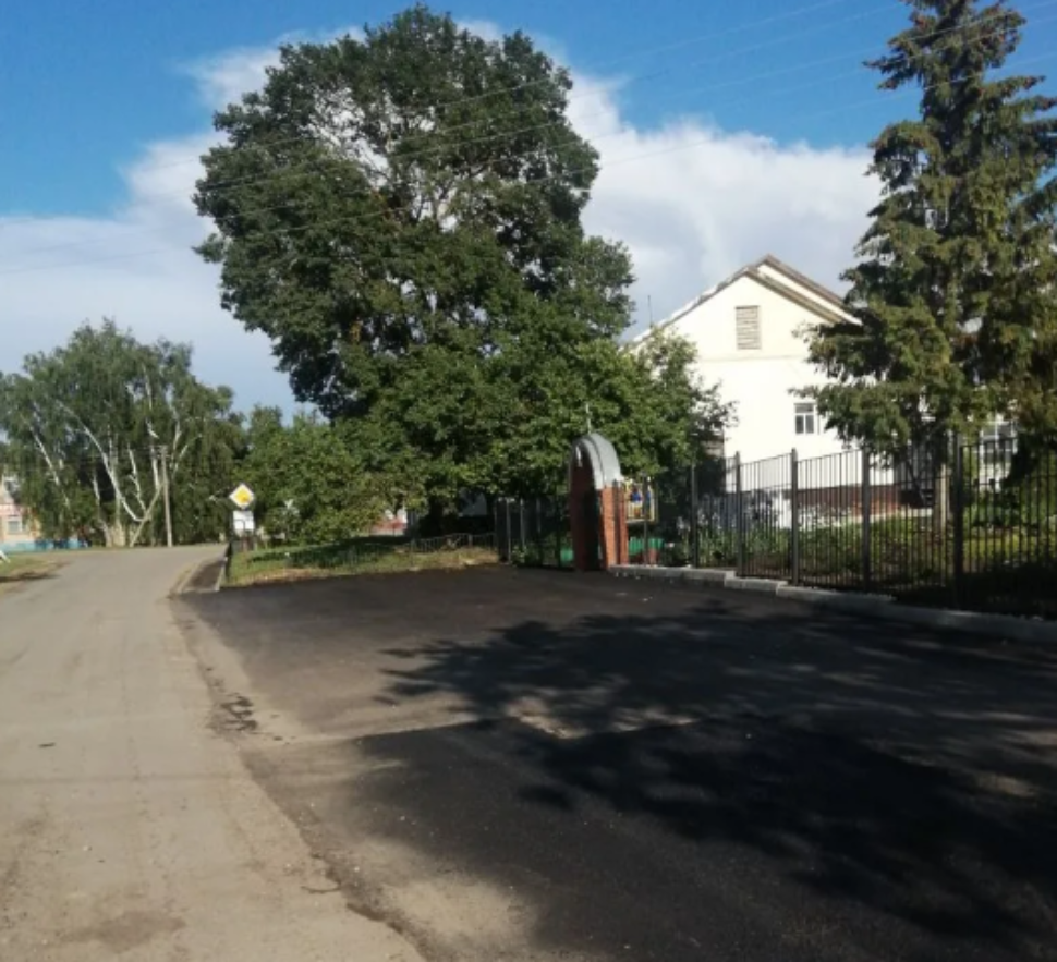 В селе Русский Камешкир завершены работы по благоустройству территории у Троице‑Сергеевской церкви В селе Русский Камешкир завершены работы по благоустройству территории у Троице‑Сергеевской церкви