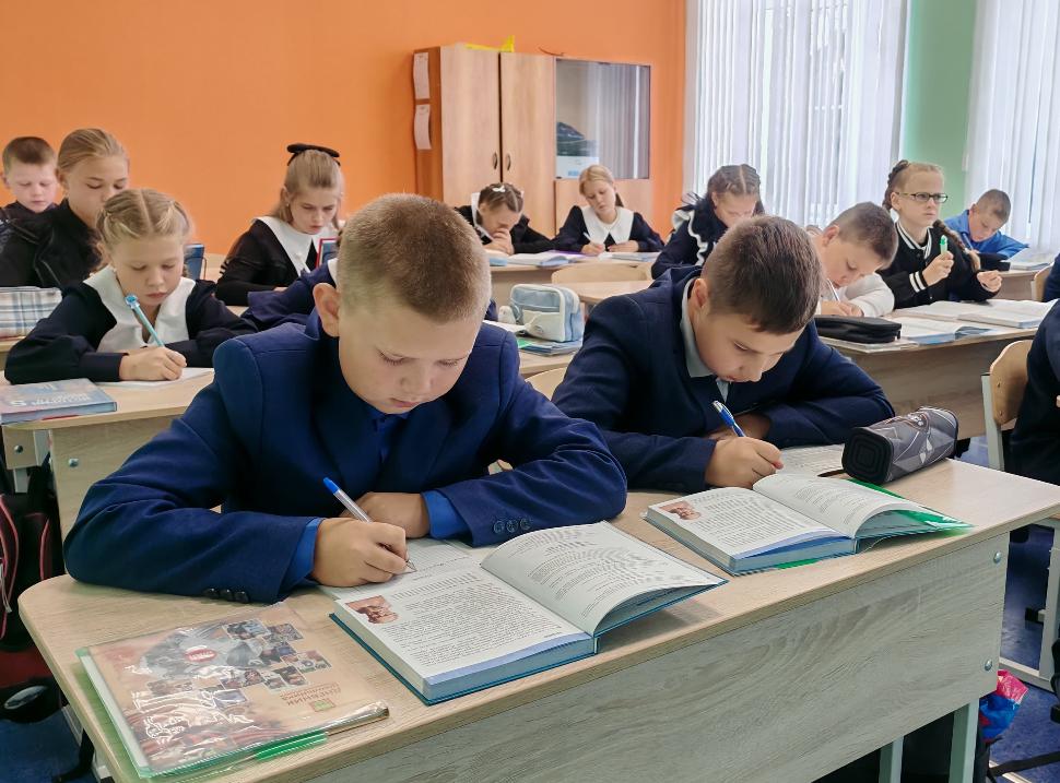 Создание единого образовательного пространства, повышение качества образования и снижение нагрузки на учителей и учеников в школах района Создание единого образовательного пространства, повышение качества образования и снижение нагрузки на учителей и учеников в школах района