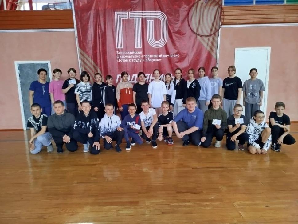 Спортивные каникулы: шестиклассники школы с. Русский Камешкир успешно сдали нормы ГТО Спортивные каникулы: шестиклассники школы с. Русский Камешкир успешно сдали нормы ГТО