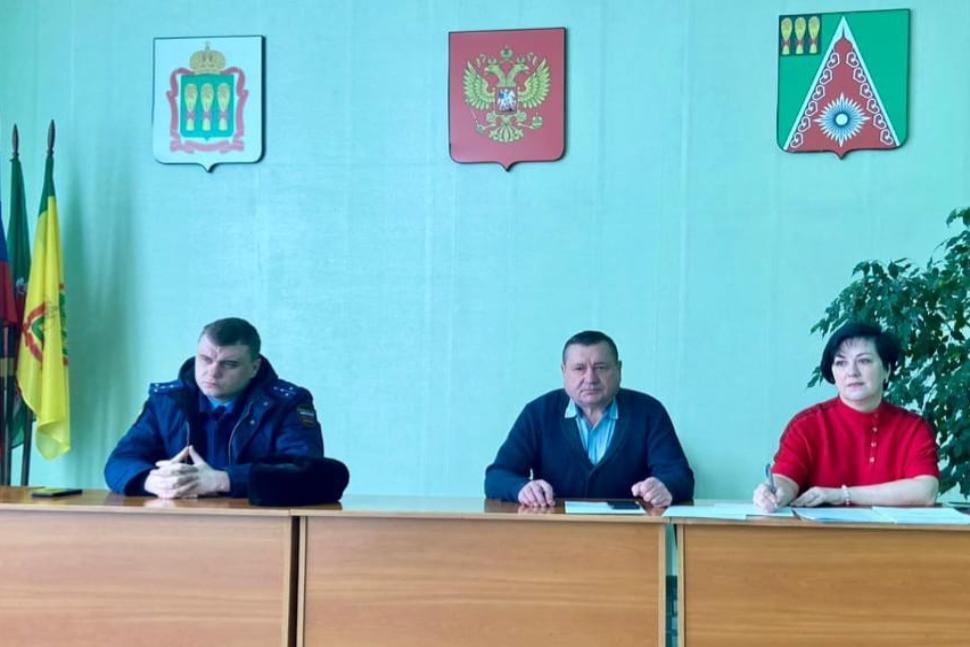 Очередное заседание Комиссии по делам несовершеннолетних и защите их прав