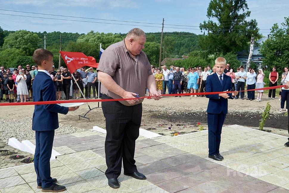 Торжественная церемония открытия памятника землякам, погибшим в годы Великой Отечественной войны в селе Кулясово Торжественная церемония открытия памятника землякам, погибшим в годы Великой Отечественной войны в селе Кулясово