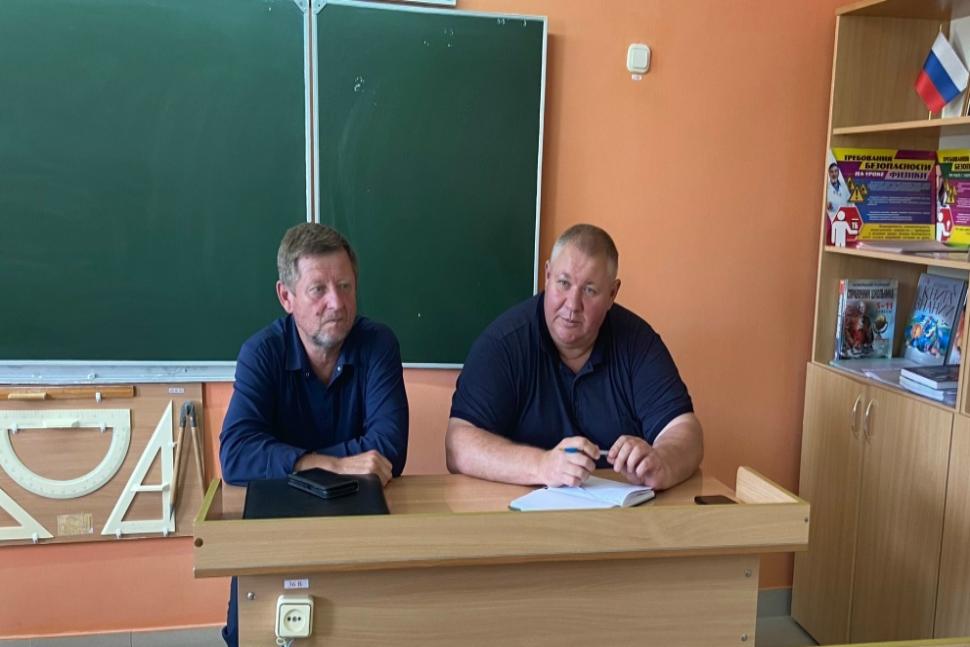 Глава Камешкирского района Дмитрий Мануковский  провел встречи с населением сел Кулясово и Мамадыш