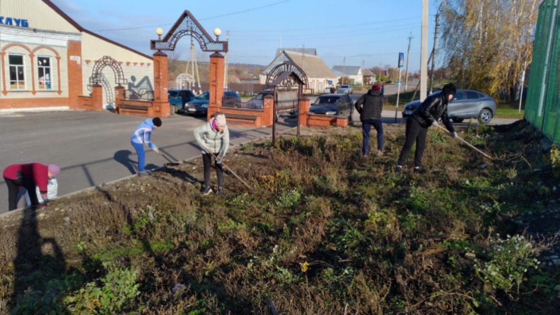 В Камешкирском районе состоялся субботник по благоустройству и санитарной очистке территорий населенных пунктов В Камешкирском районе состоялся субботник по благоустройству и санитарной очистке территорий населенных пунктов