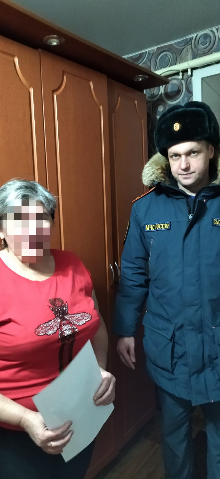 Профилактические группы в ходе рейдов разъясняют жителям Камешкирского района правила пожарной безопасности в отопительный период