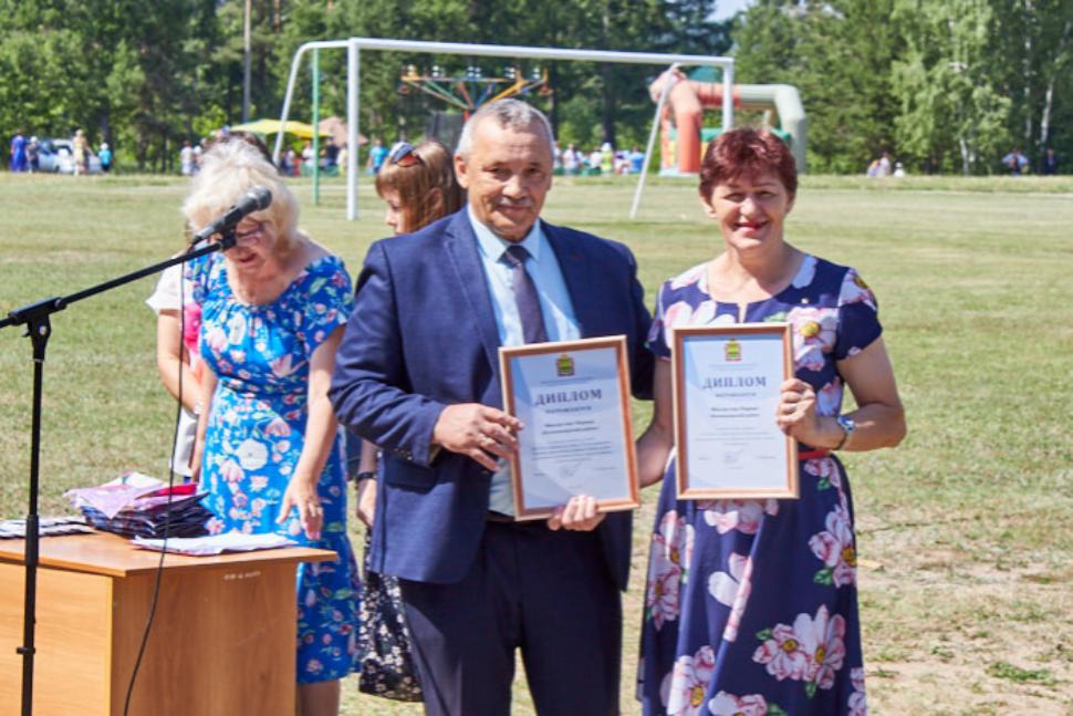 Награждение знаками отличия ВФСК ГТО, в рамках празднования Дня России