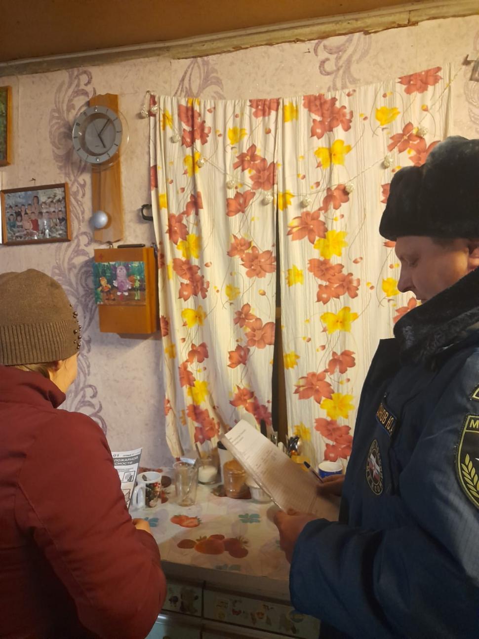 Продолжаются рейдовые мероприятия в дни зимних каникул и новогодних праздников. Продолжаются рейдовые мероприятия в дни зимних каникул и новогодних праздников.