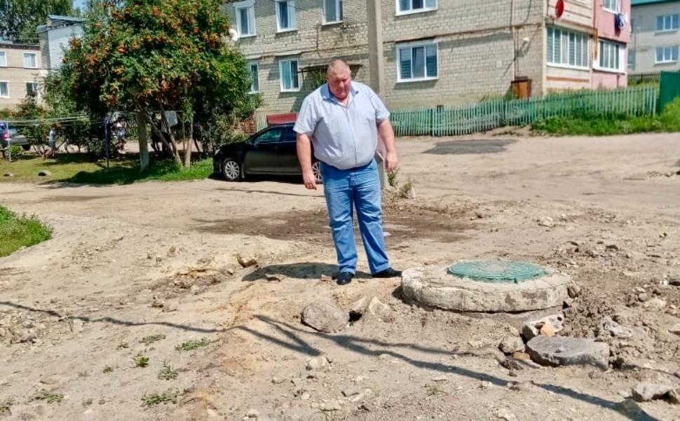 На улице Лермонтова в селе Русский Камешкир успешно завершили капитальный ремонт канализации На улице Лермонтова в селе Русский Камешкир успешно завершили капитальный ремонт канализации