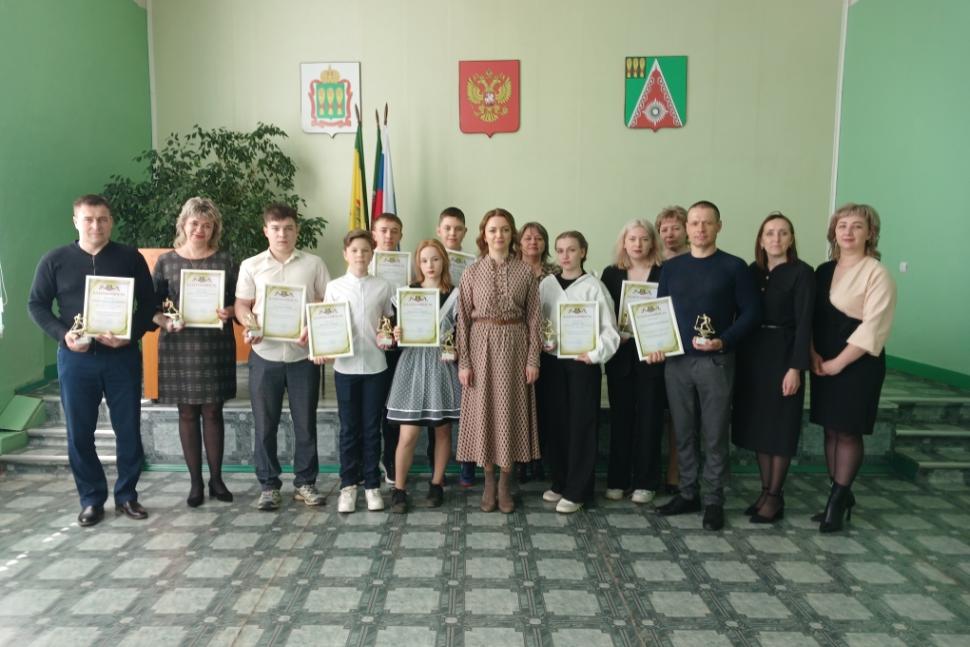 В большом зале администрации Камешкирского района состоялось награждение команды лыжников