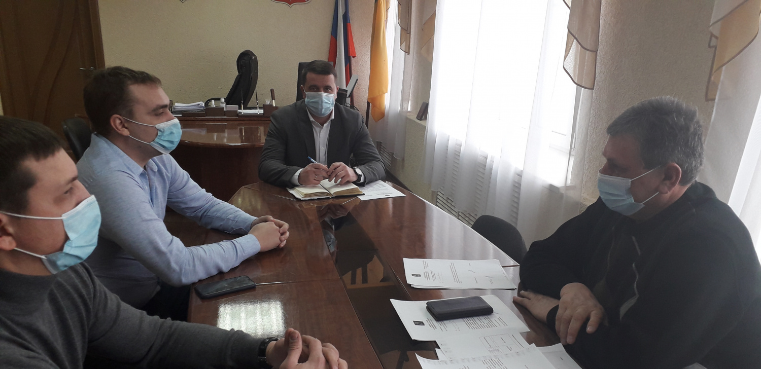 Глава администрации Камешкирского района Павел Мигин провел рабочую встречу Глава администрации Камешкирского района Павел Мигин провел рабочую встречу