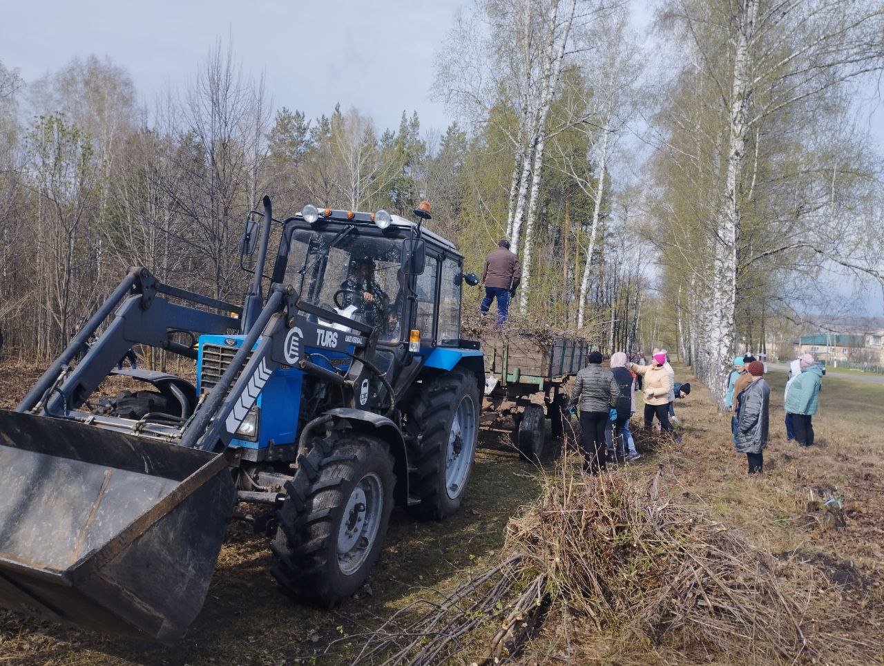 В Камешкирском районе состоялся субботник по благоустройству и санитарной очистке территорий населенных пунктов В Камешкирском районе состоялся субботник по благоустройству и санитарной очистке территорий населенных пунктов