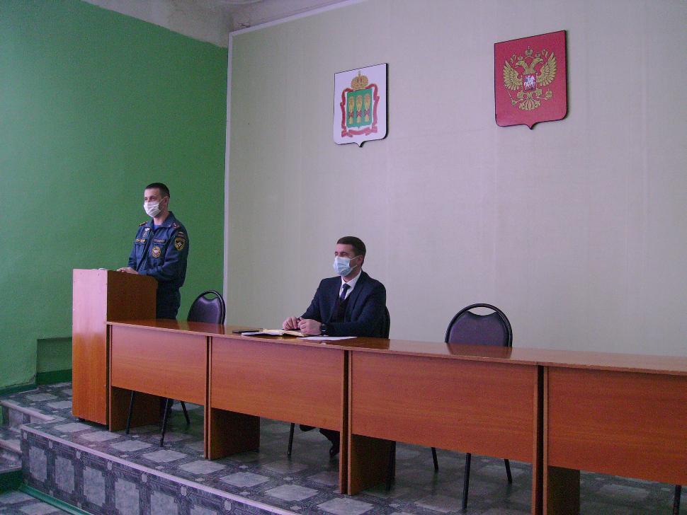 Заседание Комиссии по предупреждению и ликвидации чрезвычайных ситуаций и обеспечению пожарной безопасности Камешкирского района