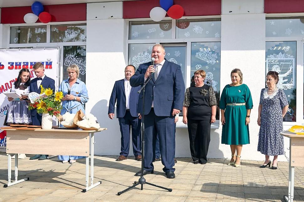Школы Камешкирского района гостеприимно распахнули двери, чтобы дать старт новому учебному году