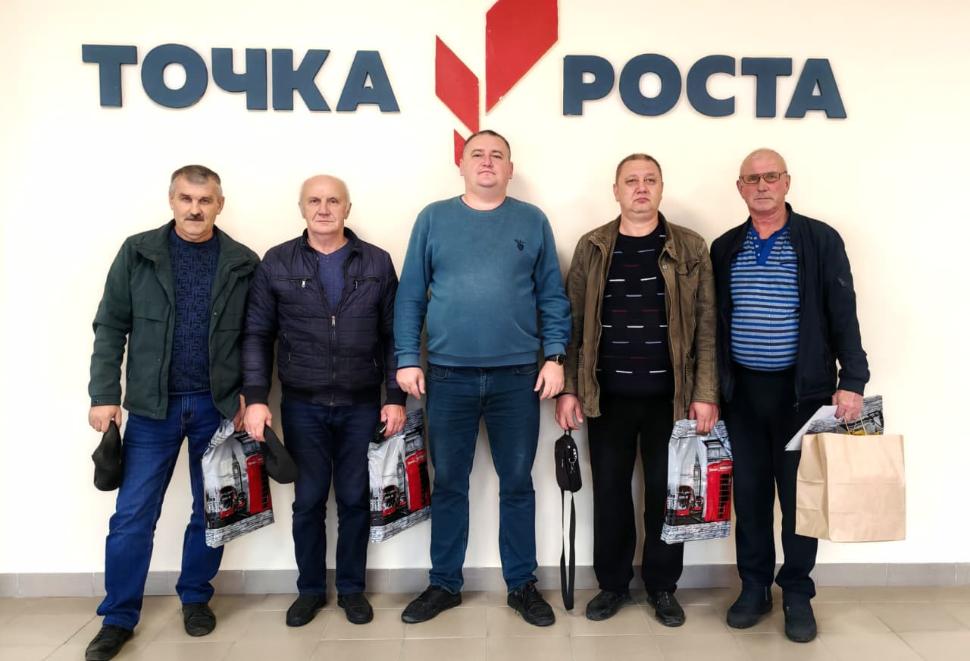 Поздравили водителей школьных автобусов