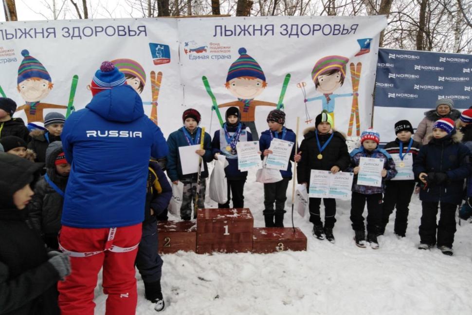 Камешкирские лыжники приняли участие в детской спортивной гонке «Лыжня здоровья – Лопатинские ласточки»